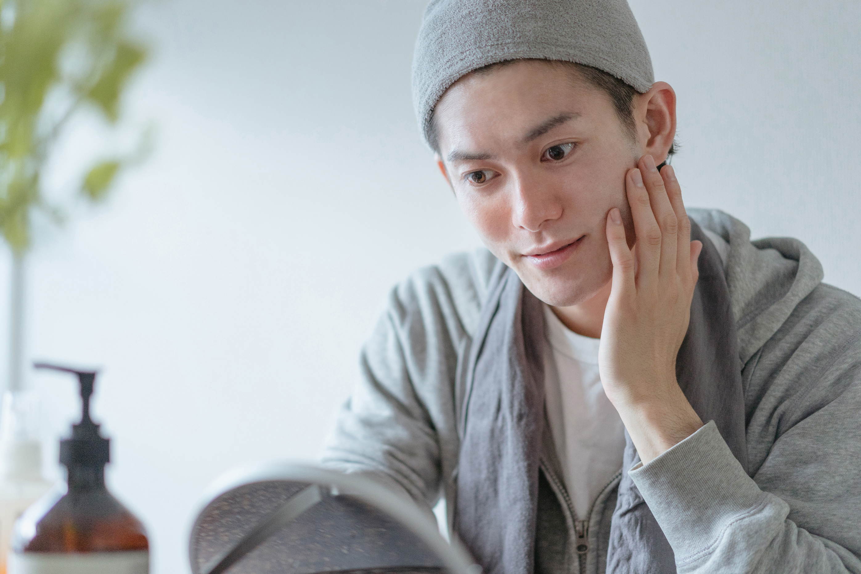 Image of facial care for young men ・ Face care at home